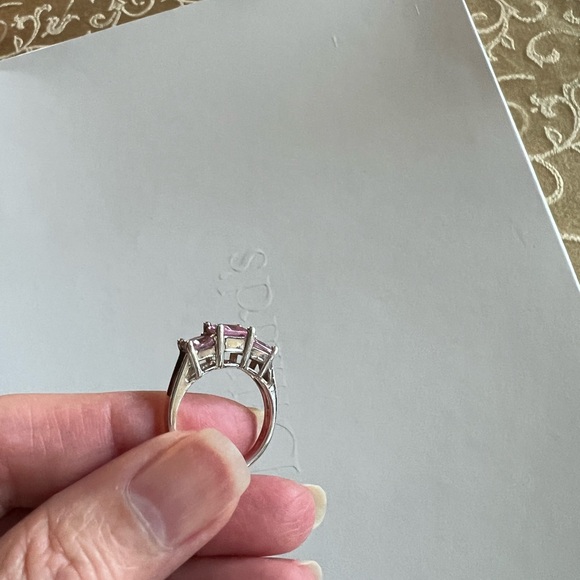 Pink stones ring and earrings set - Picture 4 of 7